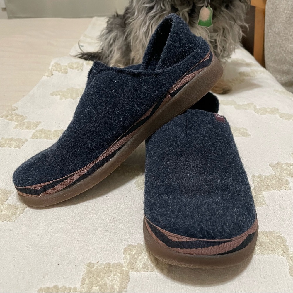 Chaco’s revel slippers, Size 7.5 Women’s